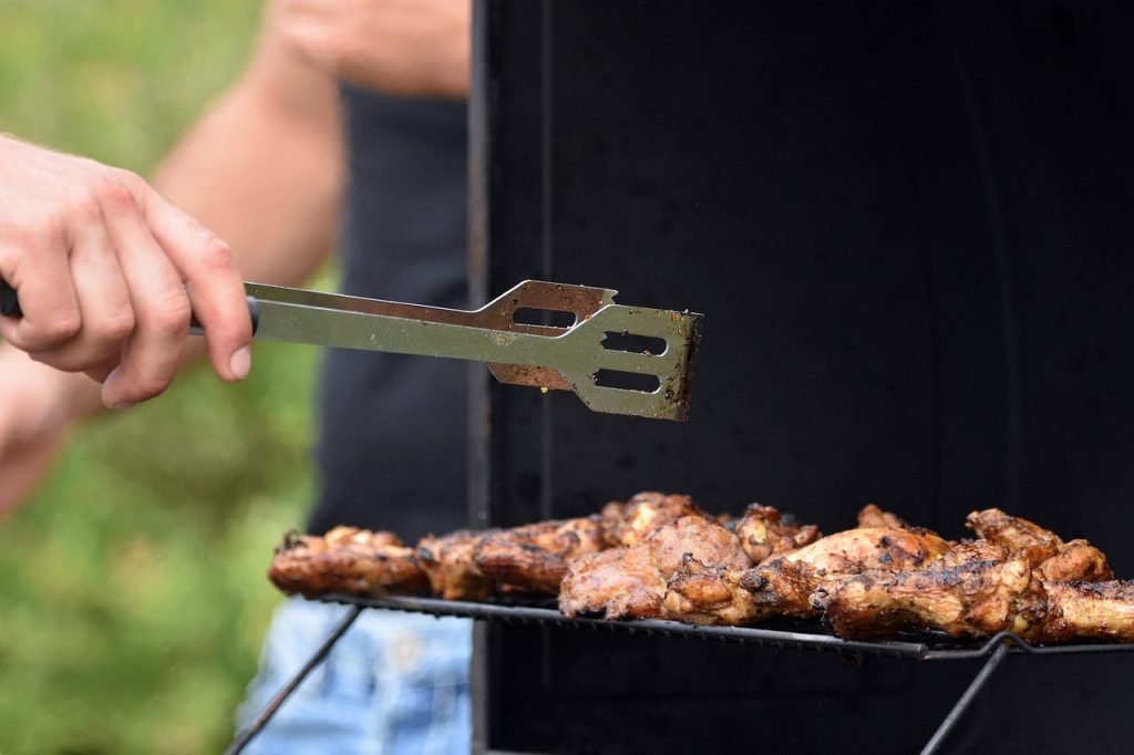 how do i choose the right outdoor cooking equipment for my needs
