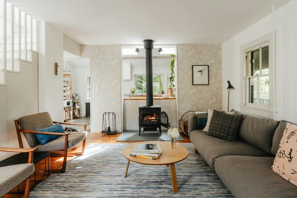what are the pros and cons of open floor plans 2